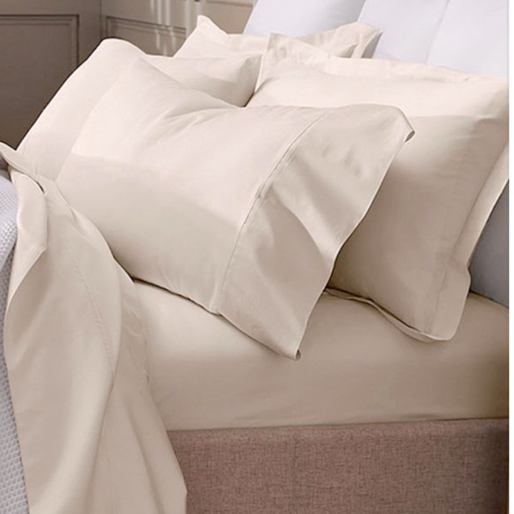 Boll & Branch Organic Long Staple Cotton Signature Hem 2 Pillowcases King cream - Picture 3 of 16